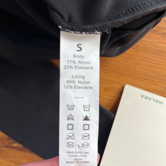 Halara Softlyzero Plush Long Sleeve Thumb Hole 2-in-1 Cropped Yoga Sports Top - Picture 7 of 7